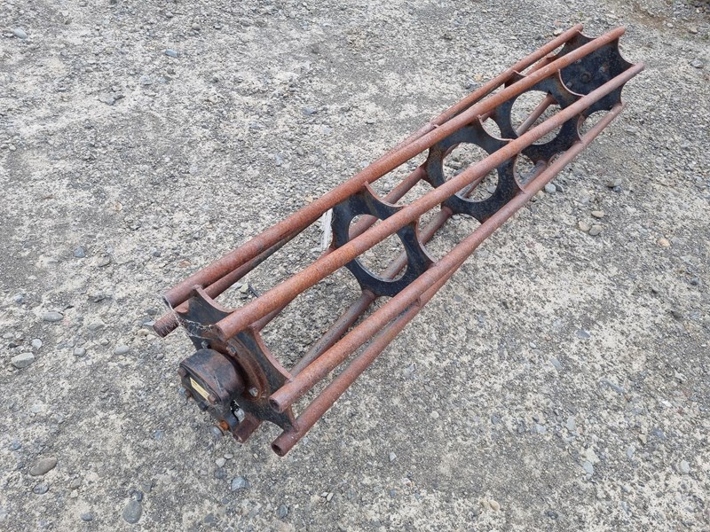 unknown cage roller 912885 002
