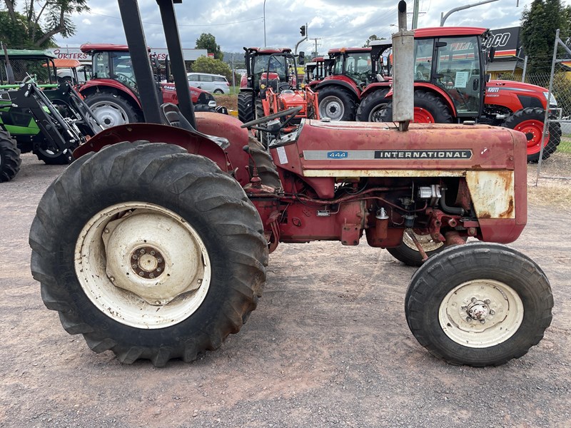 INTERNATIONAL 444 for sale