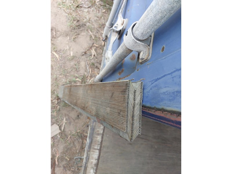 FENCE DROPPERS V TYPE FENCE DROPPERS for sale