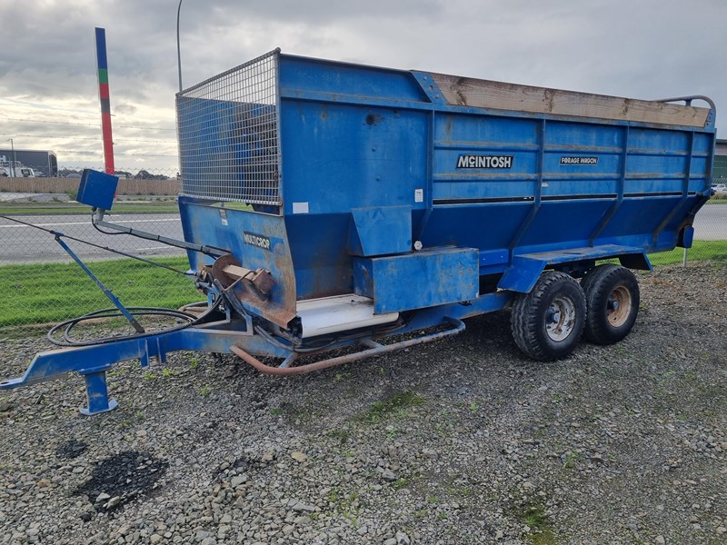 mcintosh 700 sidefeed silage wagon with scales 938227 001