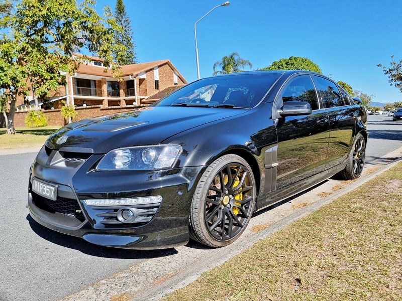 holden hsv 946156 001