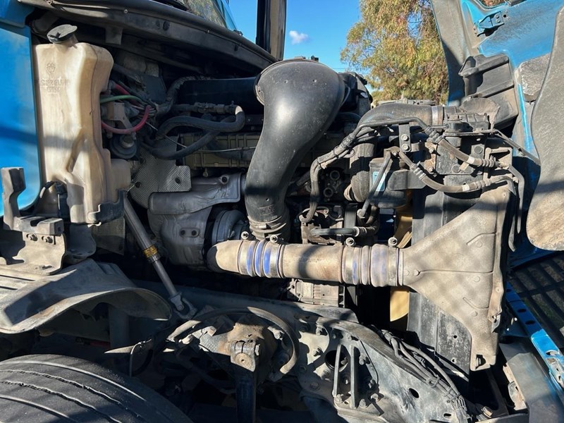 freightliner columbia cl112 946438 027