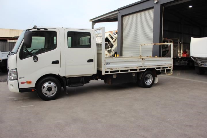 hino 300 series - 616 auto 946826 005