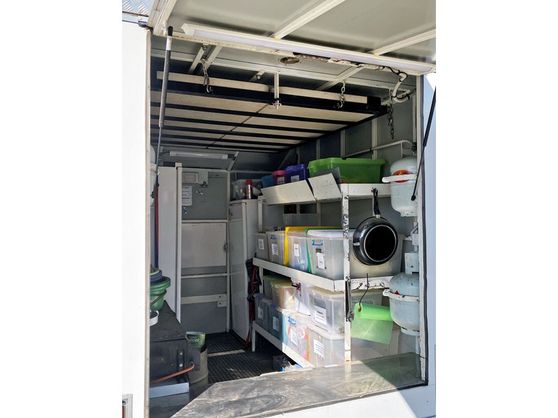 trailer catering 954672 002