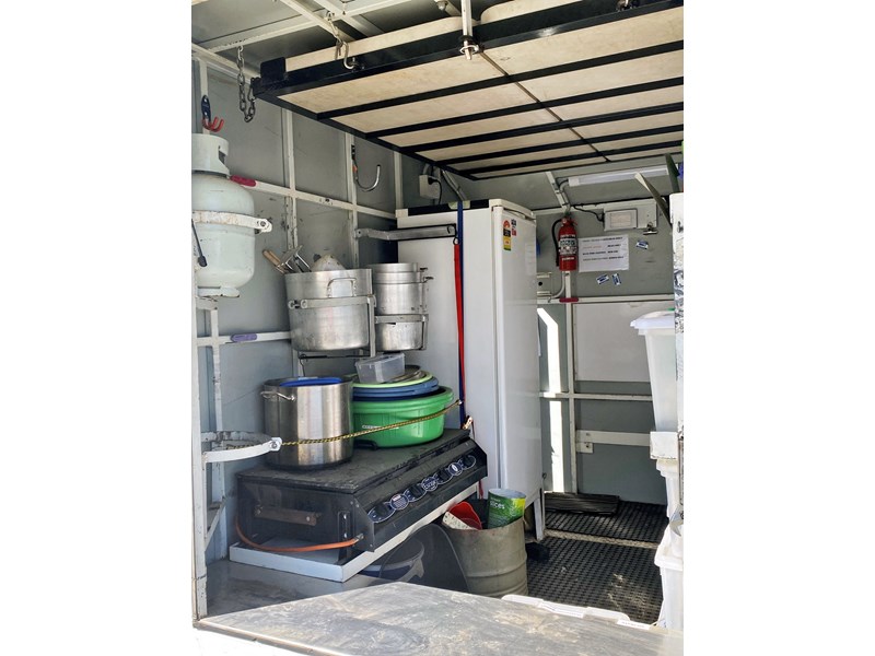 trailer catering 954672 006