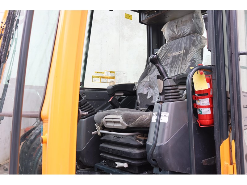 hyundai robex 60cr-9 956982 013
