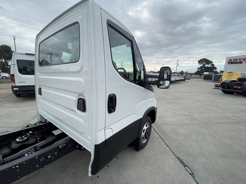 iveco daily 859073 005