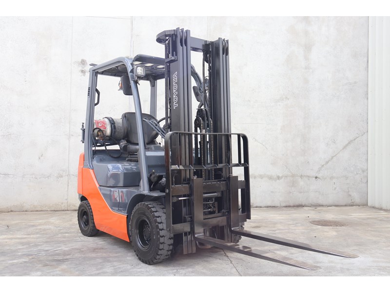 toyota 32-8fg18 957275 018