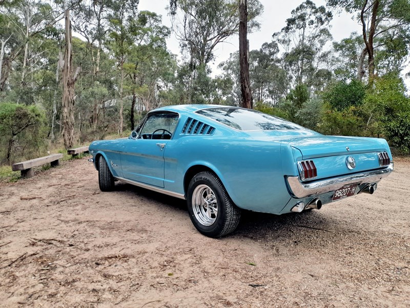 ford mustang 957939 007