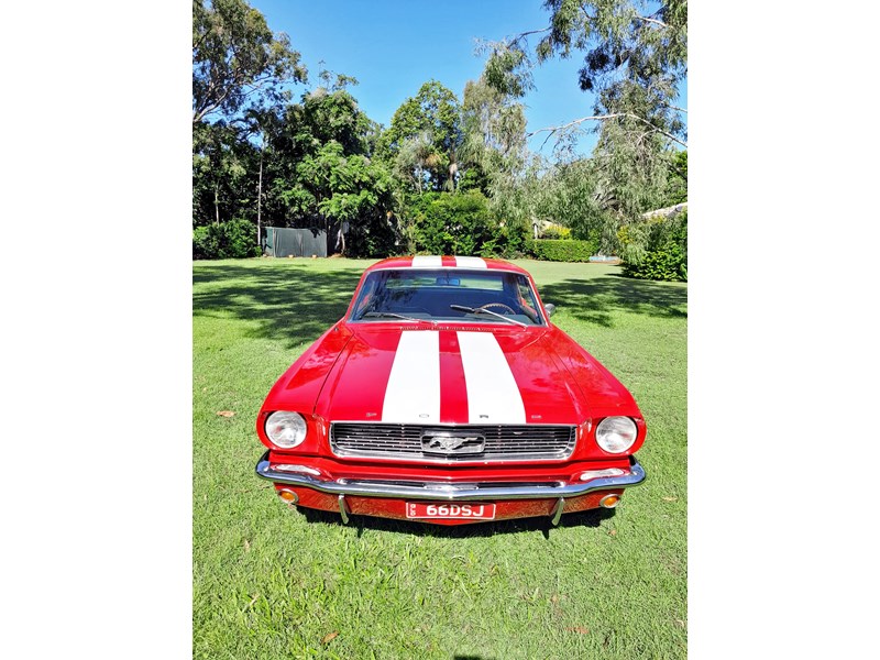 ford mustang 972927 002