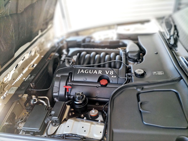 jaguar xj308 974472 004