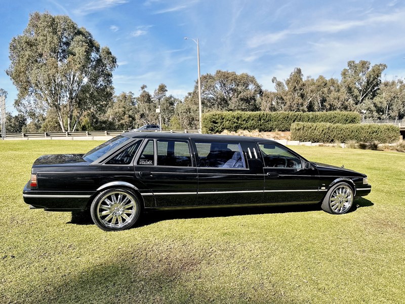 ford limousine 981436 003