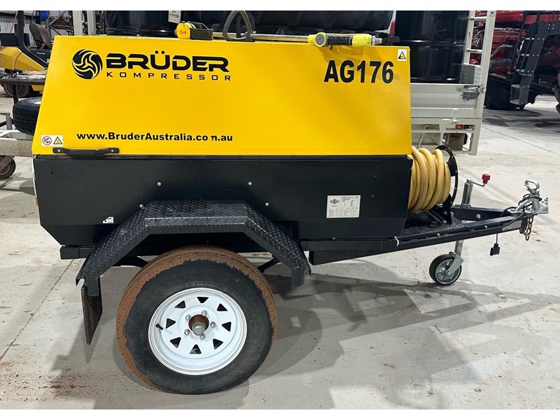 bruder ag176 trailer mounted compressor 983040 001