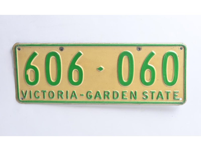 number plates numerical 984835 001