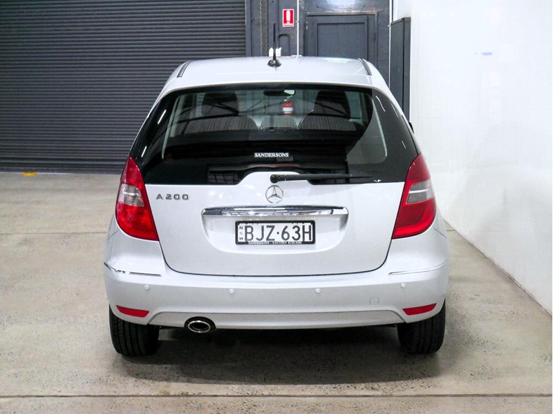 mercedes-benz a200 986256 008