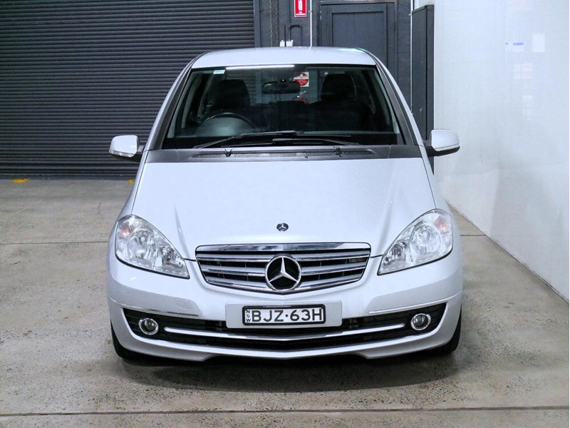 mercedes-benz a200 986256 010