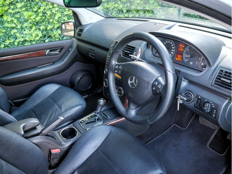 mercedes-benz a200 986256 029