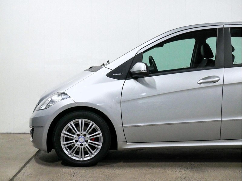 mercedes-benz a200 986256 032