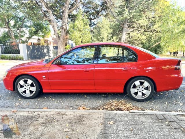 holden commodore 987430 005