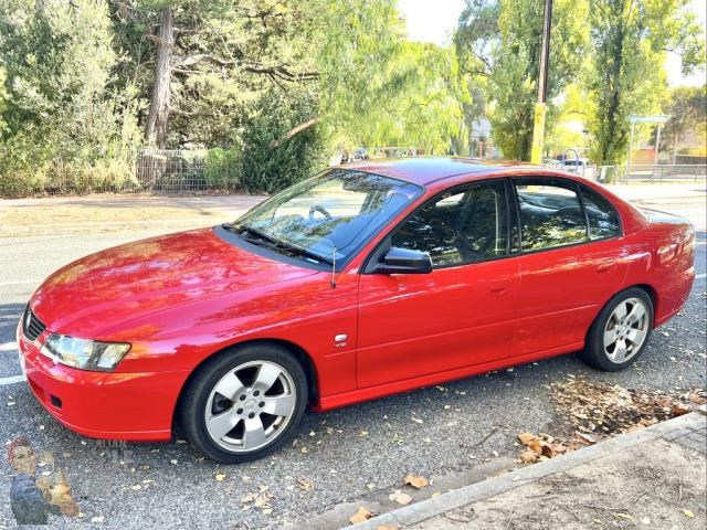 holden commodore 987430 006