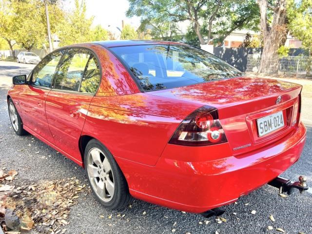 holden commodore 987430 012