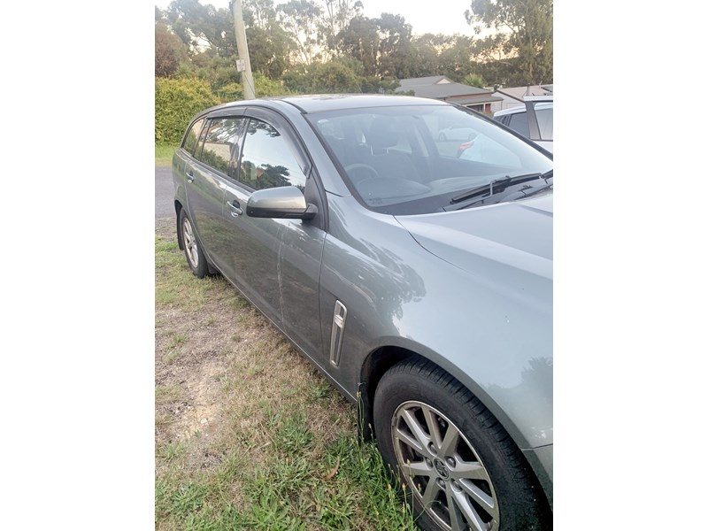 holden vf commodre 987706 003