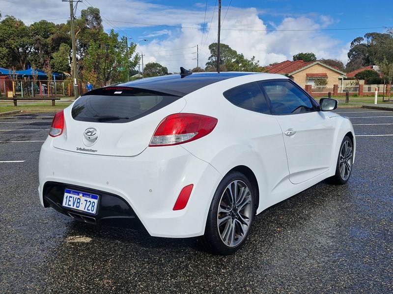 hyundai veloster 988755 007