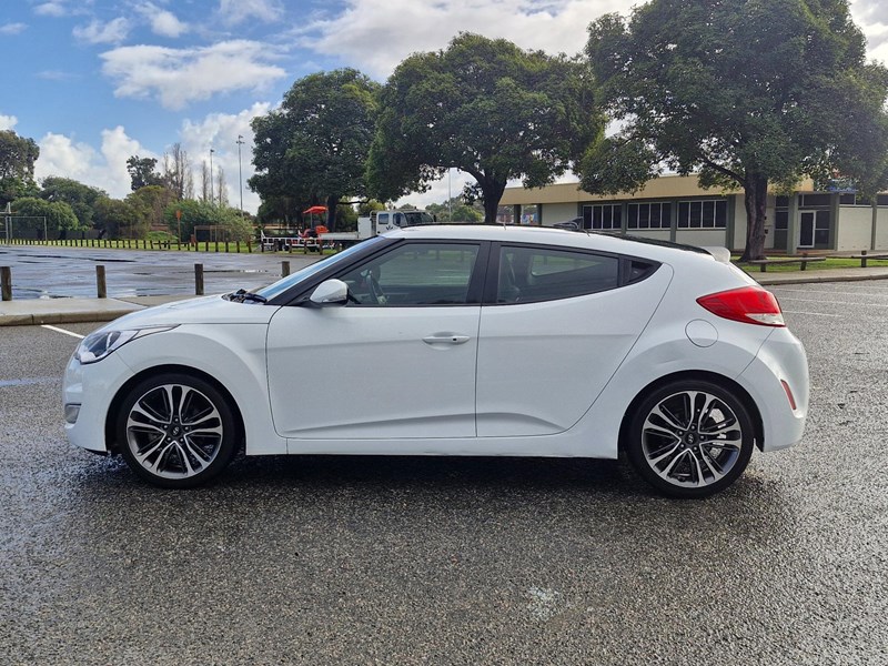 hyundai veloster 988755 008