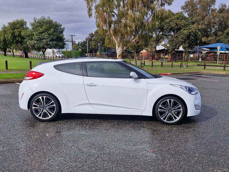 hyundai veloster 988755 011