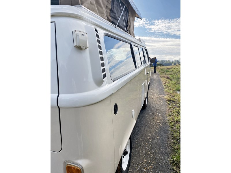 volkswagen kombi 989329 002