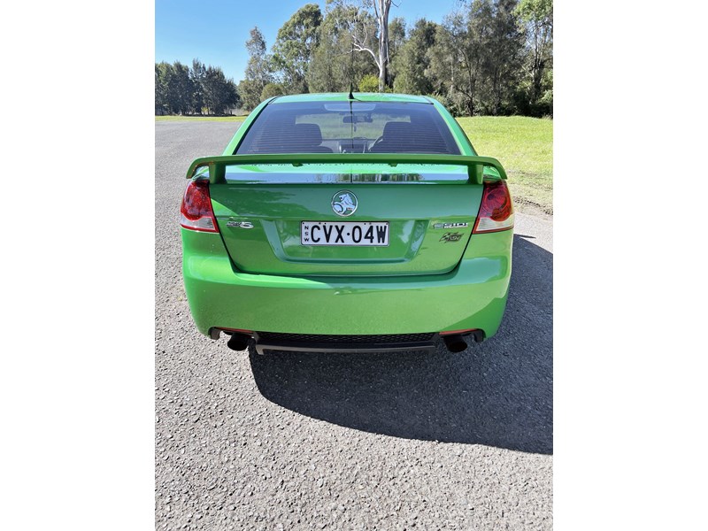 holden commodore 990118 003