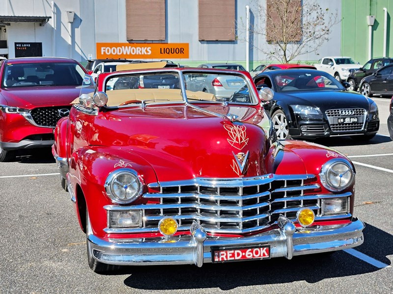 cadillac roadster 990266 002