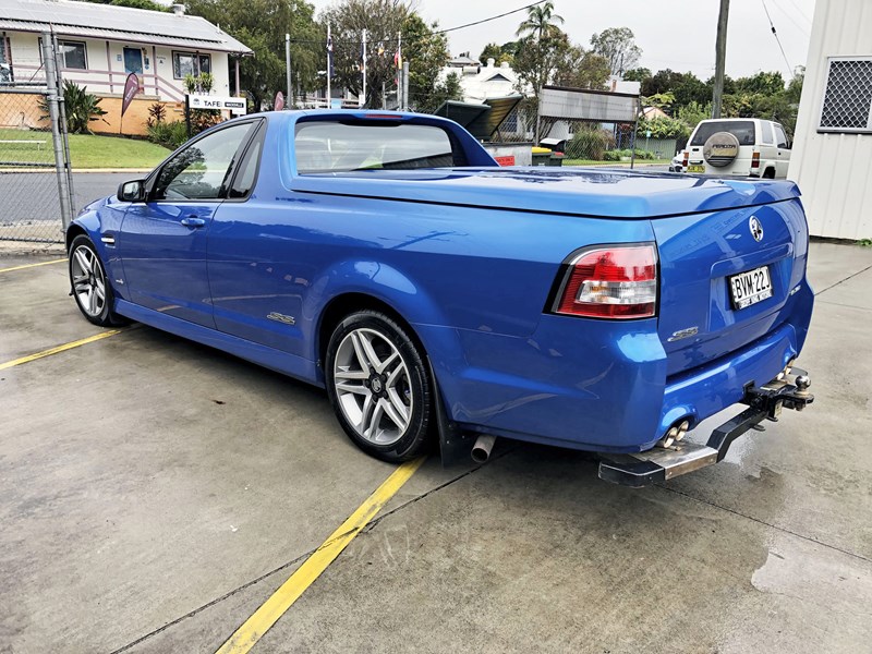 holden commodore ss 990268 004