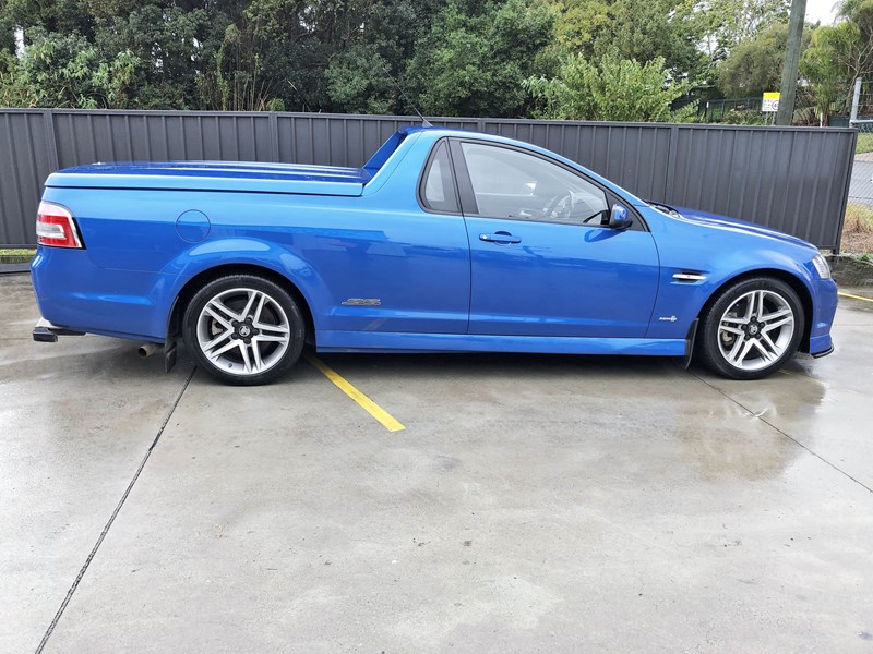 holden commodore ss 990268 002