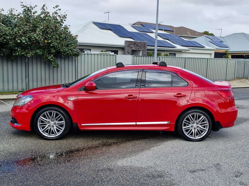 suzuki kizashi 990053 008