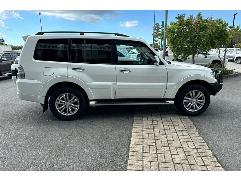 mitsubishi pajero 990968 008