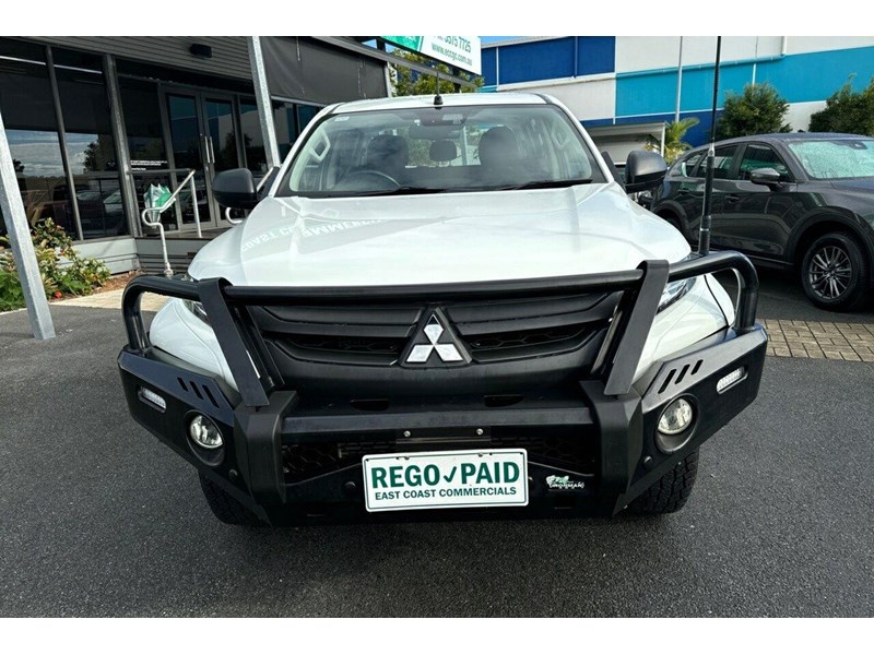 mitsubishi triton 990985 002