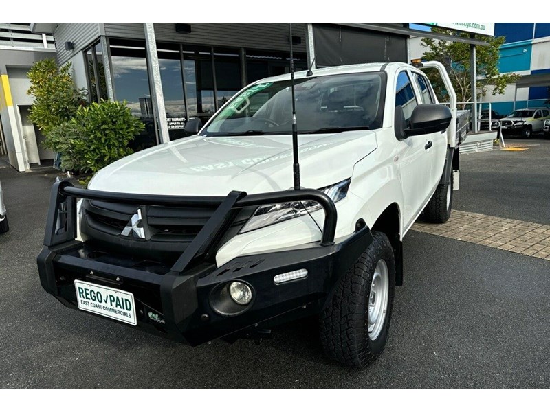 mitsubishi triton 990985 003