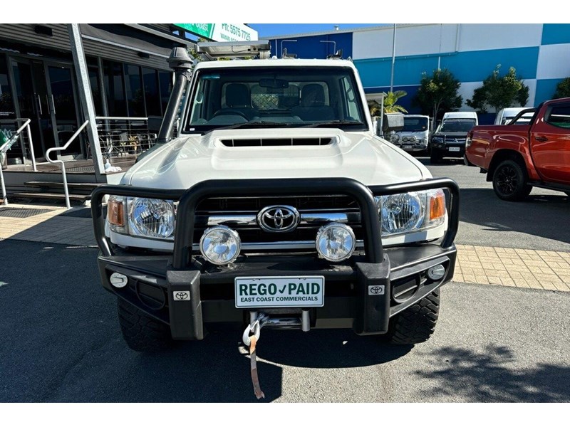 toyota landcruiser 991000 002