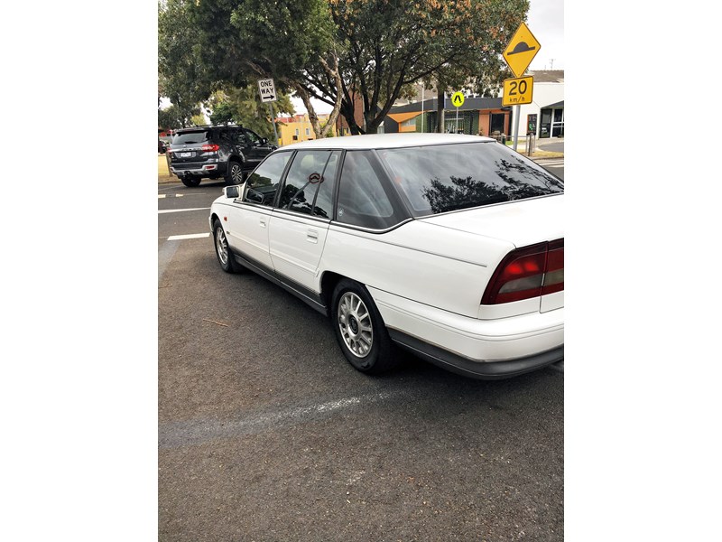 holden statesman 991099 002