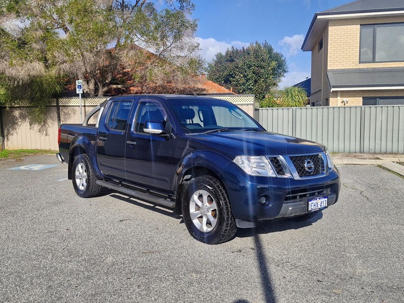 nissan navara 990582 001