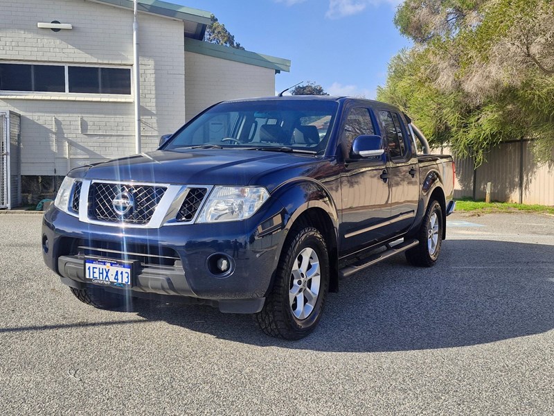 nissan navara 990582 002