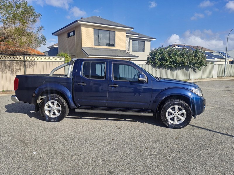 nissan navara 990582 006