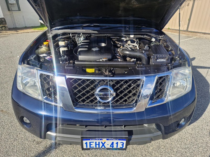 nissan navara 990582 011