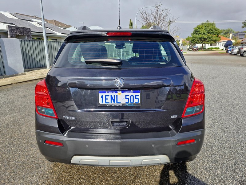 holden trax 991028 004