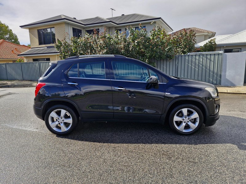 holden trax 991028 007