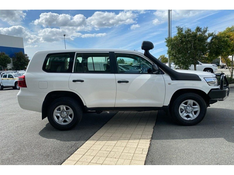 toyota landcruiser 991186 008