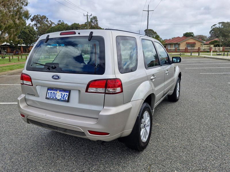 ford escape 991320 005