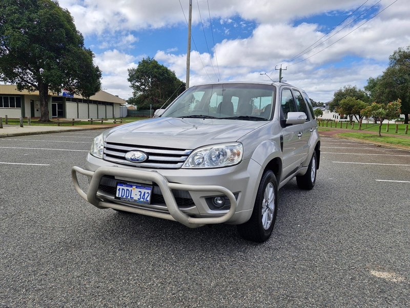 ford escape 991320 010