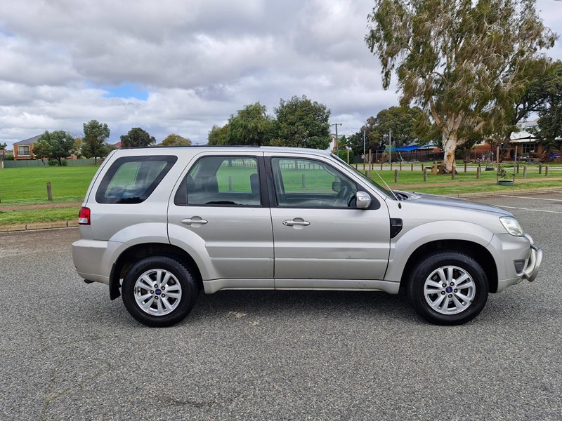 ford escape 991320 011